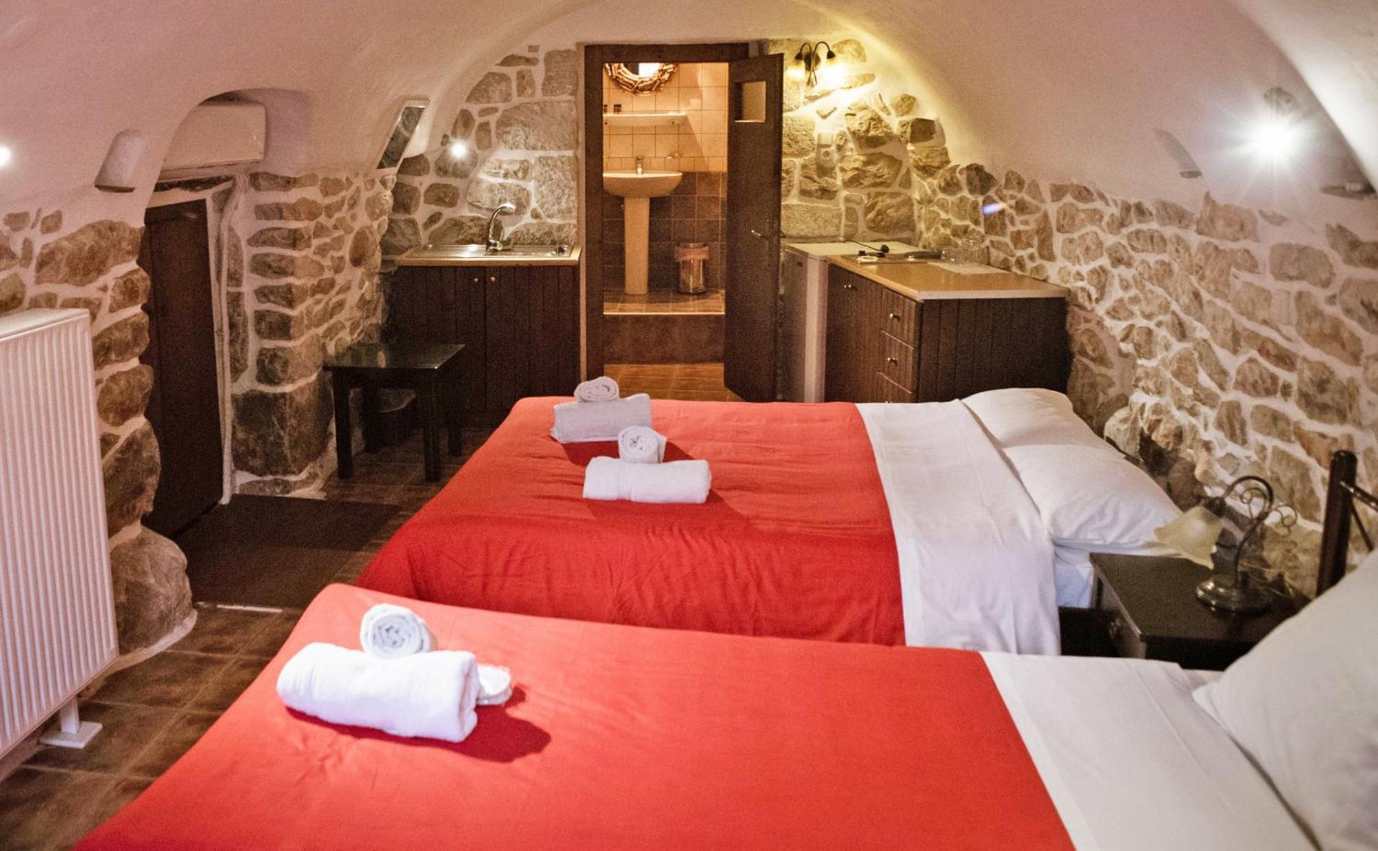 Guesthouse Toxotis Pírgos Dhiroú Eksteriør bilde