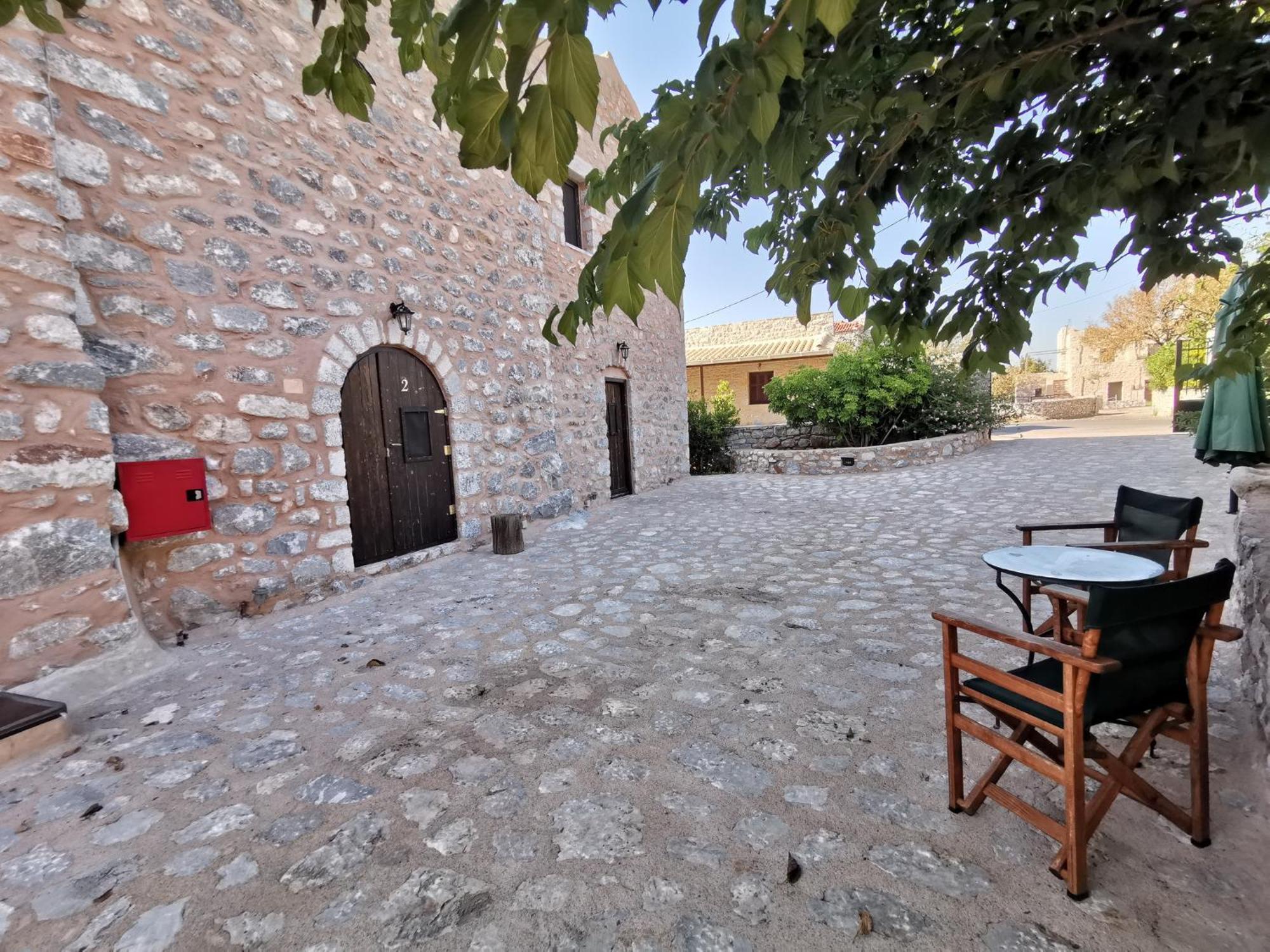 Guesthouse Toxotis Pírgos Dhiroú Eksteriør bilde
